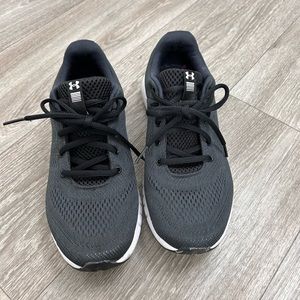Under armor shoes